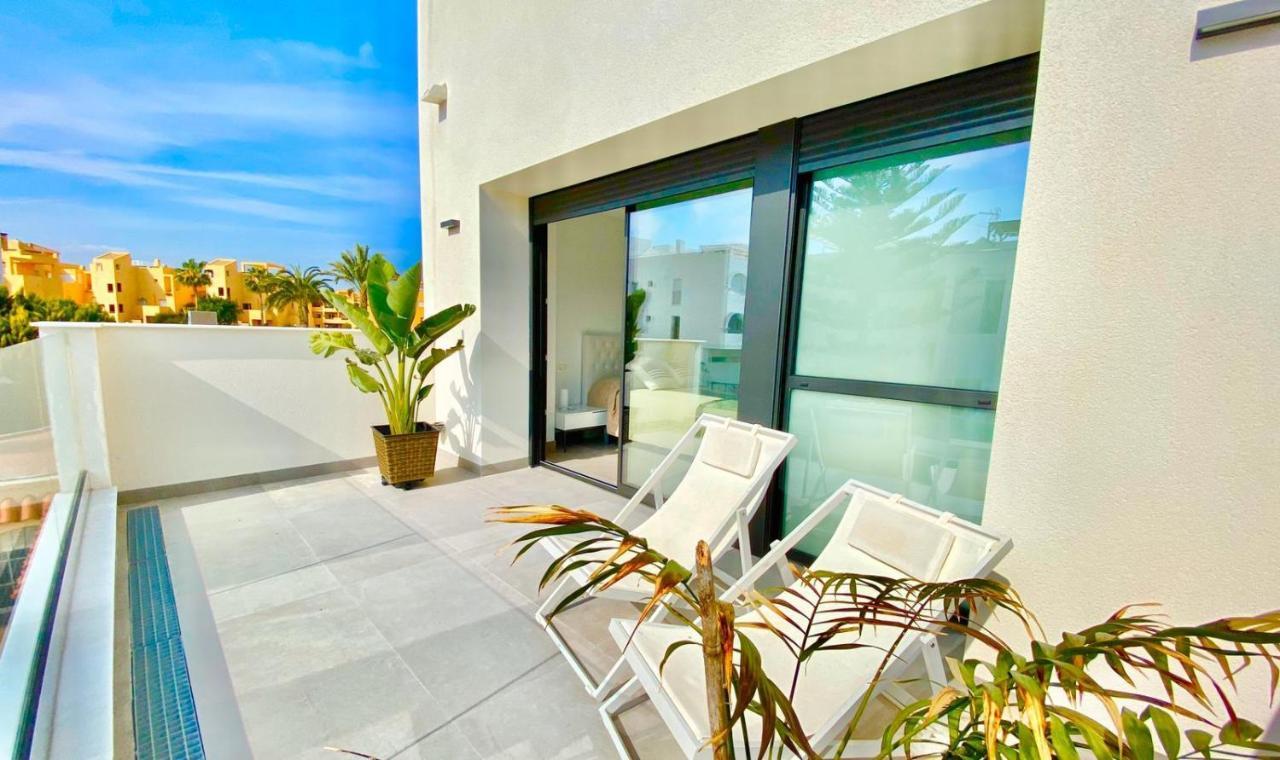 Chalet Con Piscina Privada En La Urb. De Puerto Rey Los Amarguillos Exterior photo